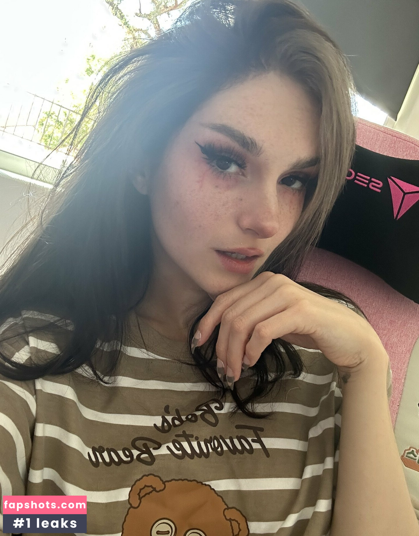 Busy B ASMR gallery photo #238