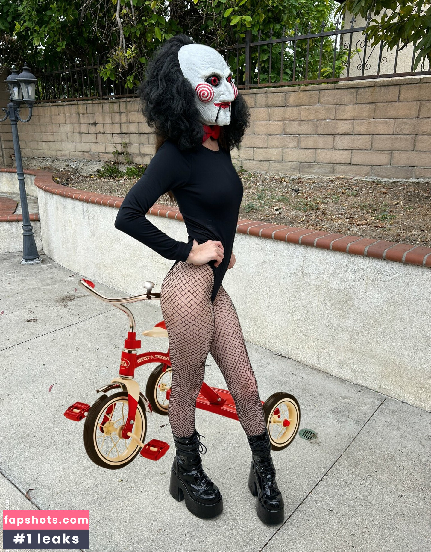 Busy B ASMR gallery photo #248