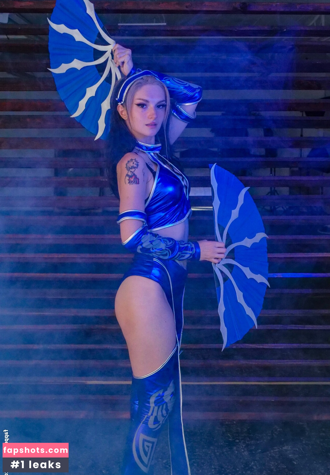 Busy B ASMR gallery photo #255