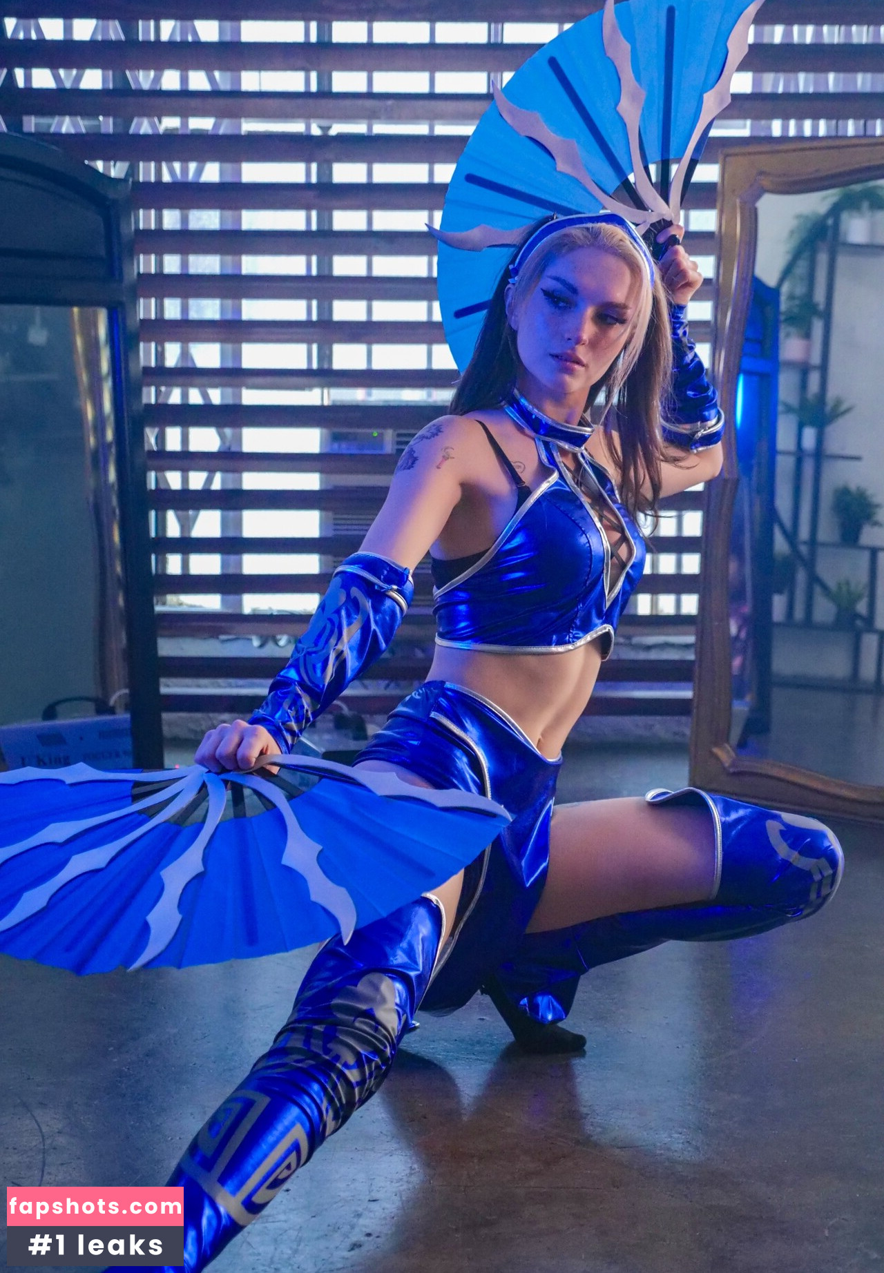 Busy B ASMR gallery photo #258