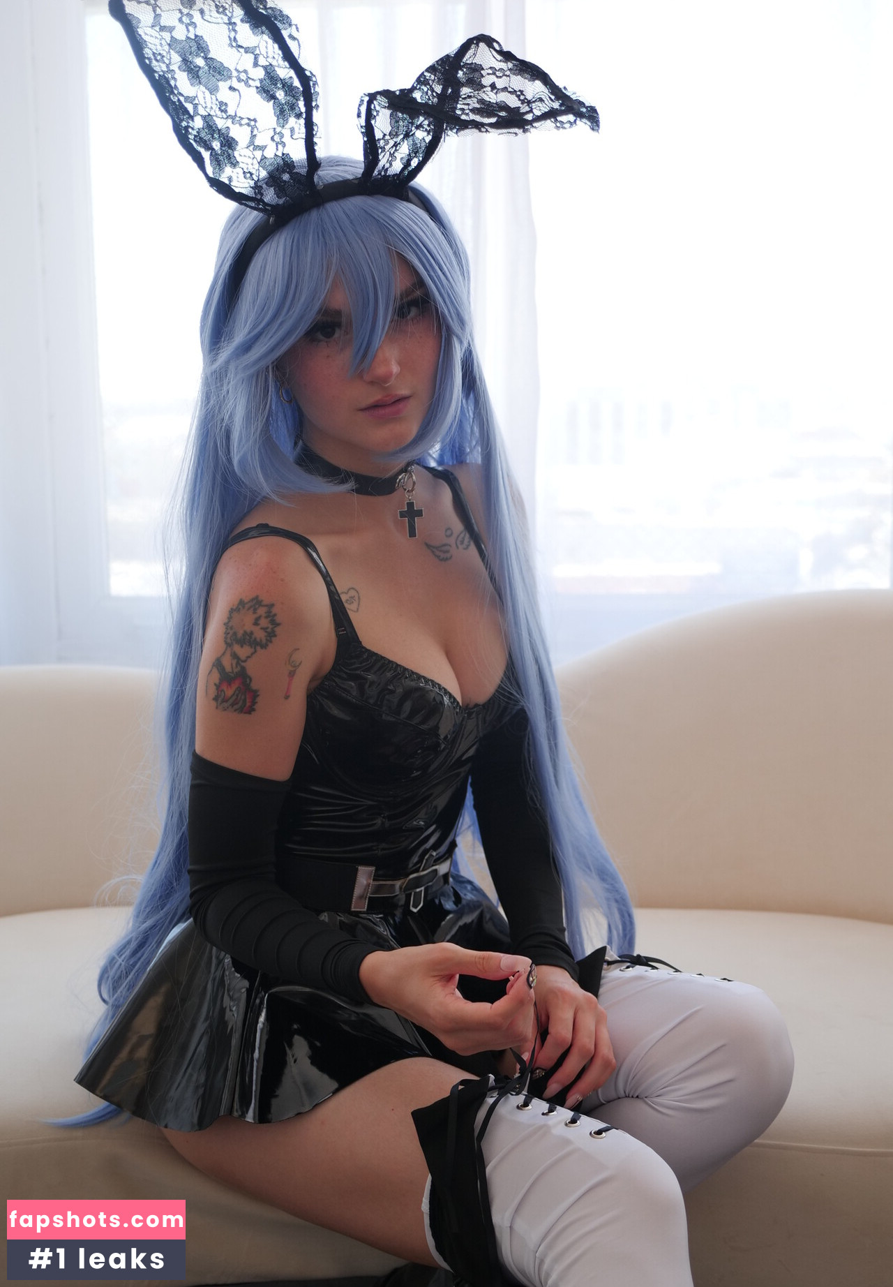 Busy B ASMR gallery photo #297