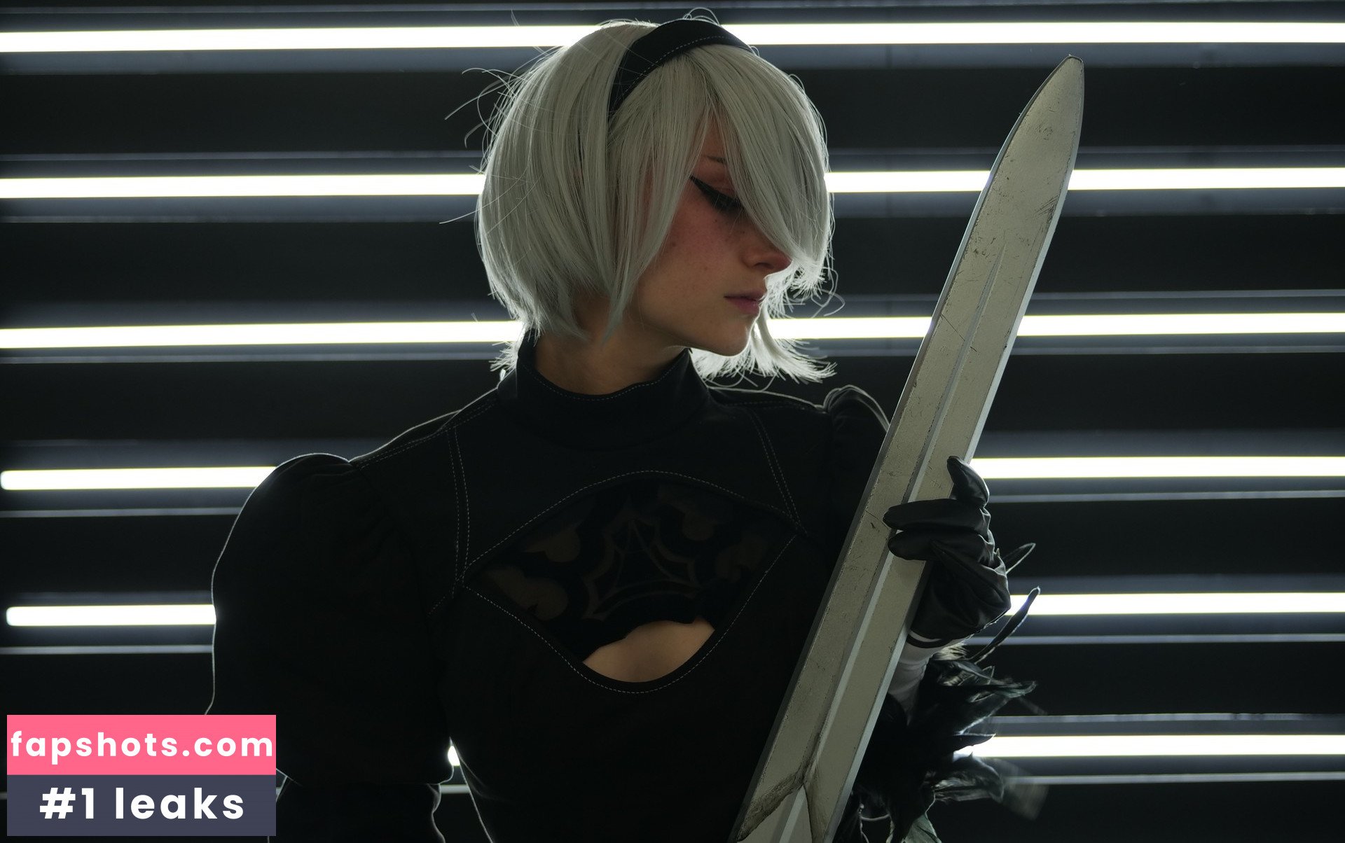 Busy B ASMR gallery photo #573