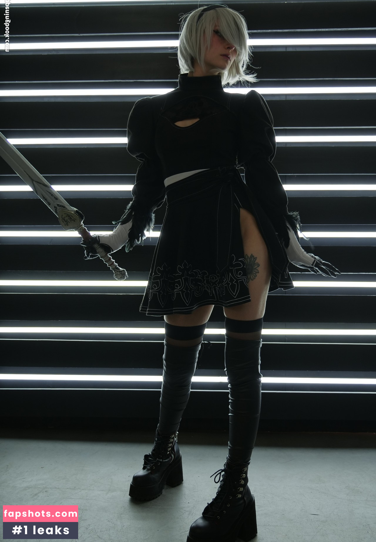 Busy B ASMR gallery photo #574