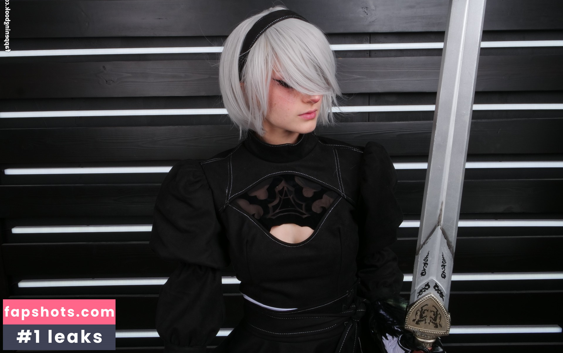 Busy B ASMR gallery photo #588