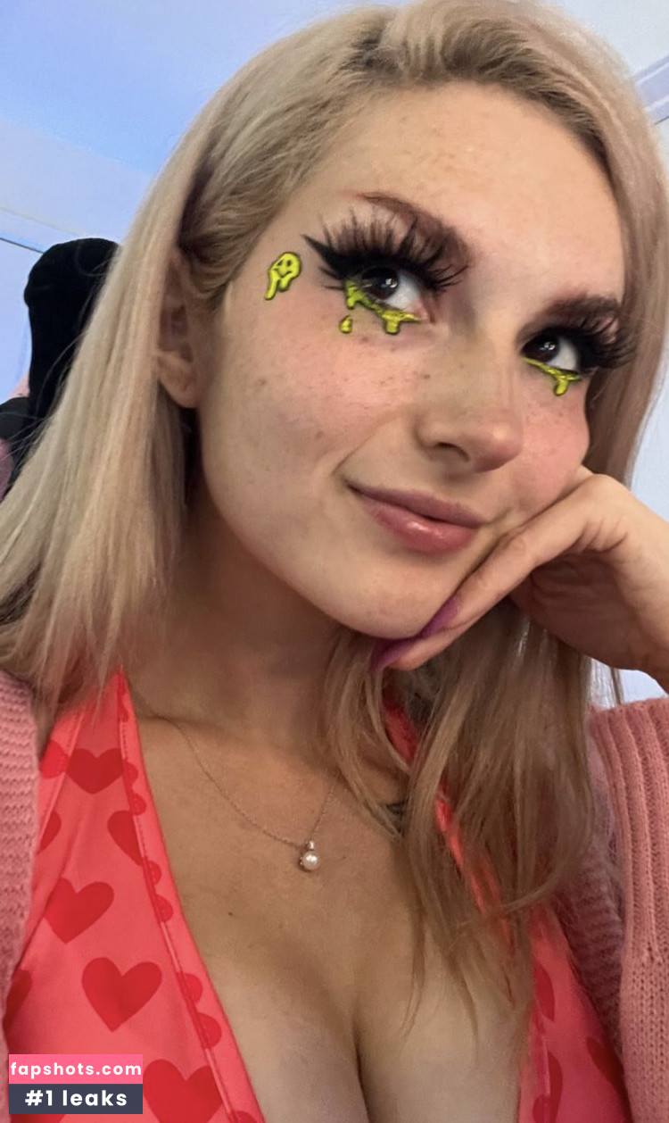 Busy B ASMR gallery photo #591