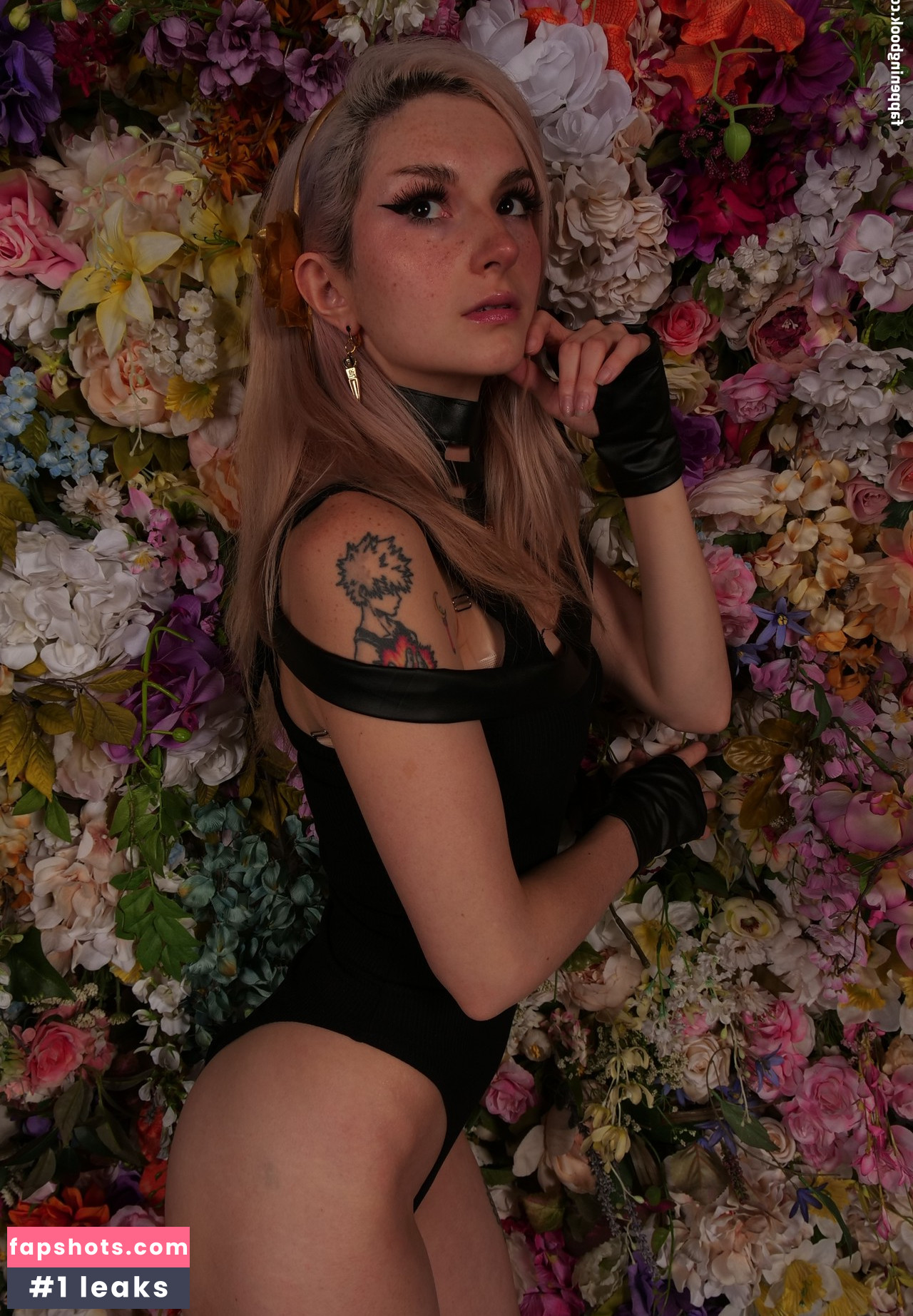 Busy B ASMR gallery photo #596