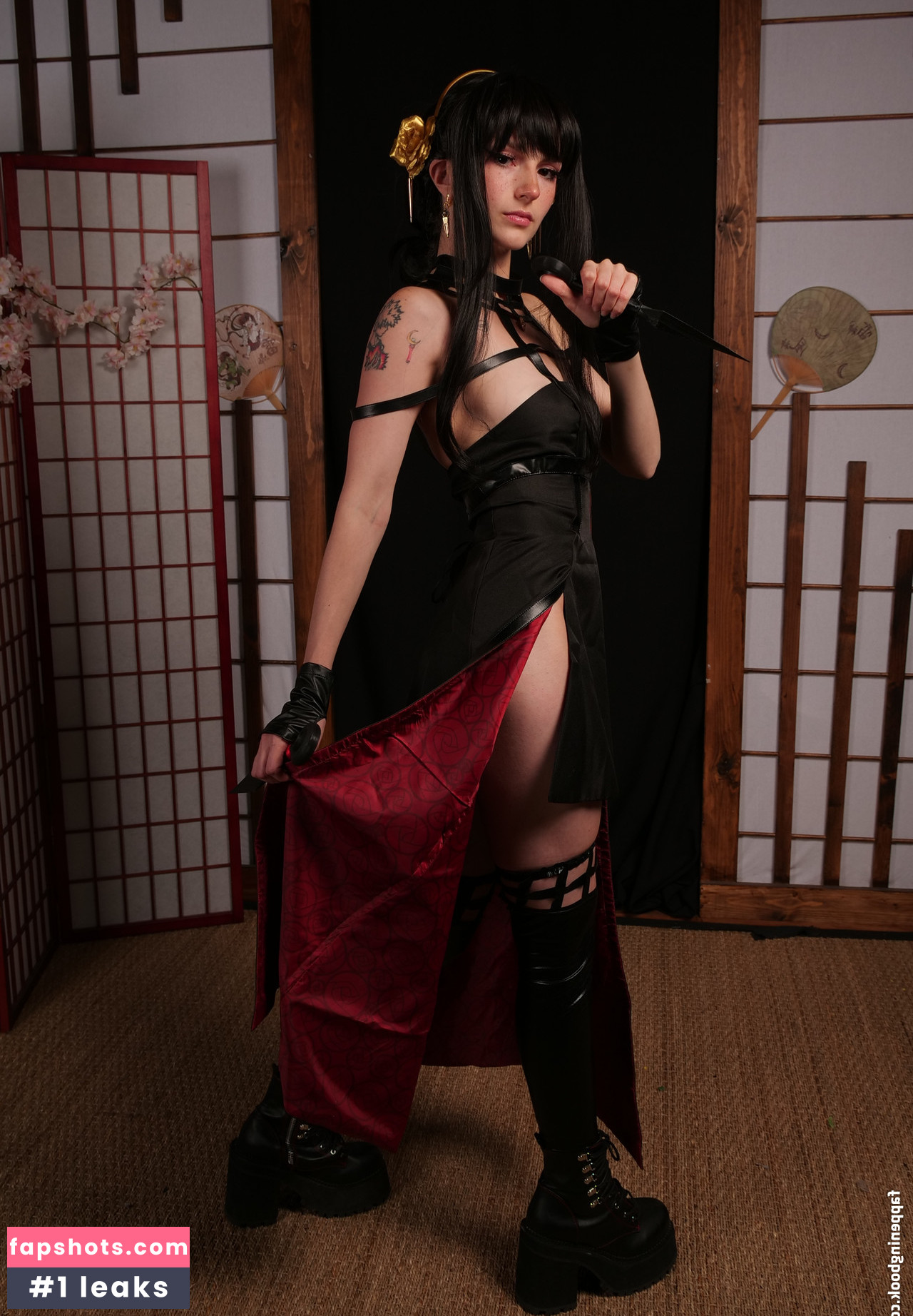 Busy B ASMR gallery photo #610