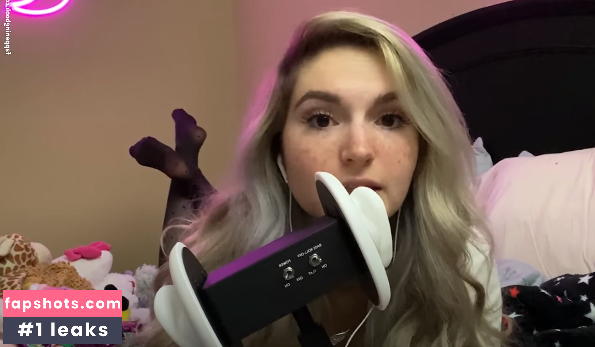 Busy B ASMR gallery photo #618