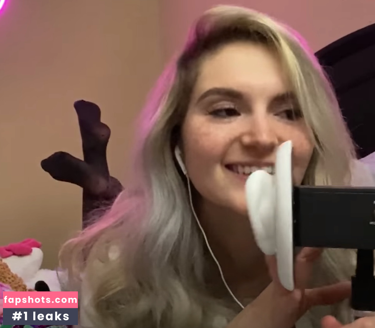 Busy B ASMR gallery photo #619