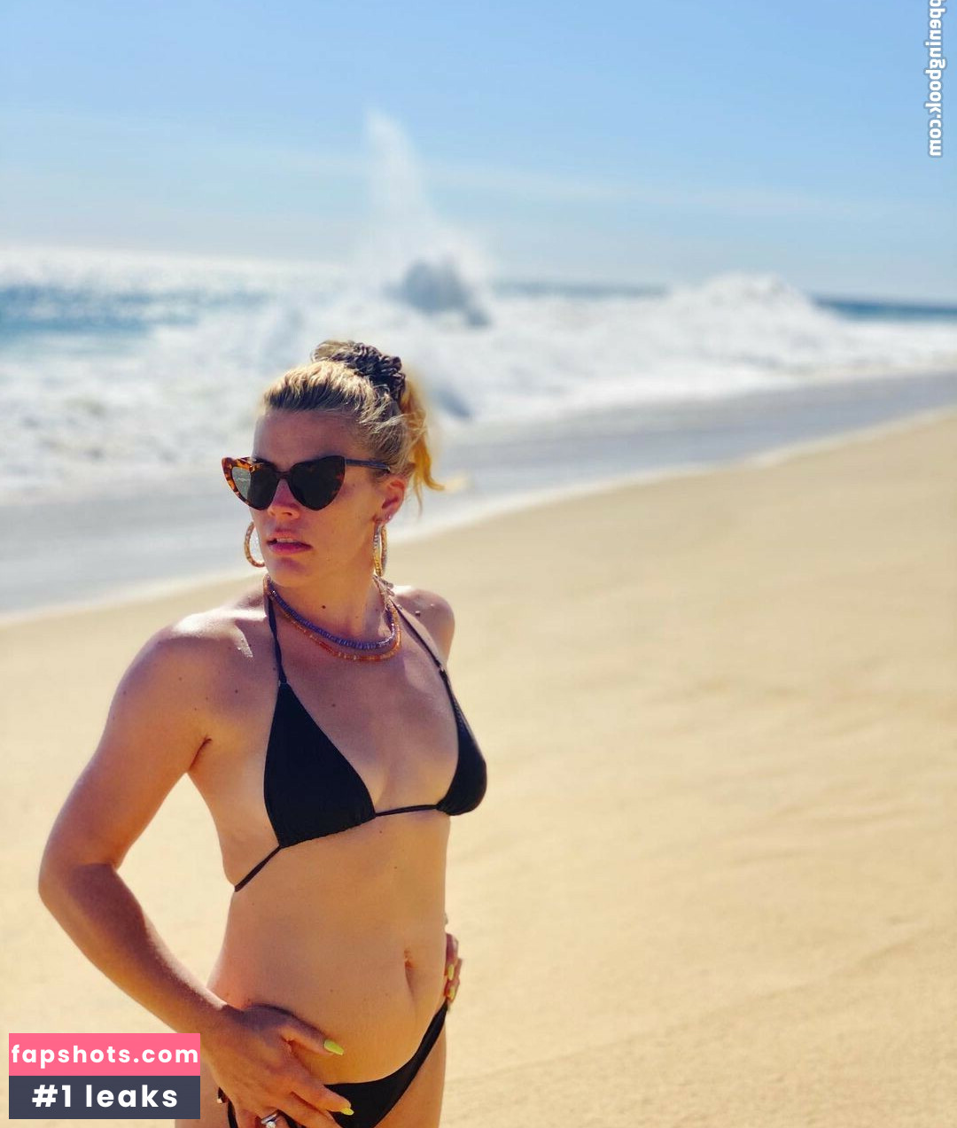 Busy Philipps gallery photo #24