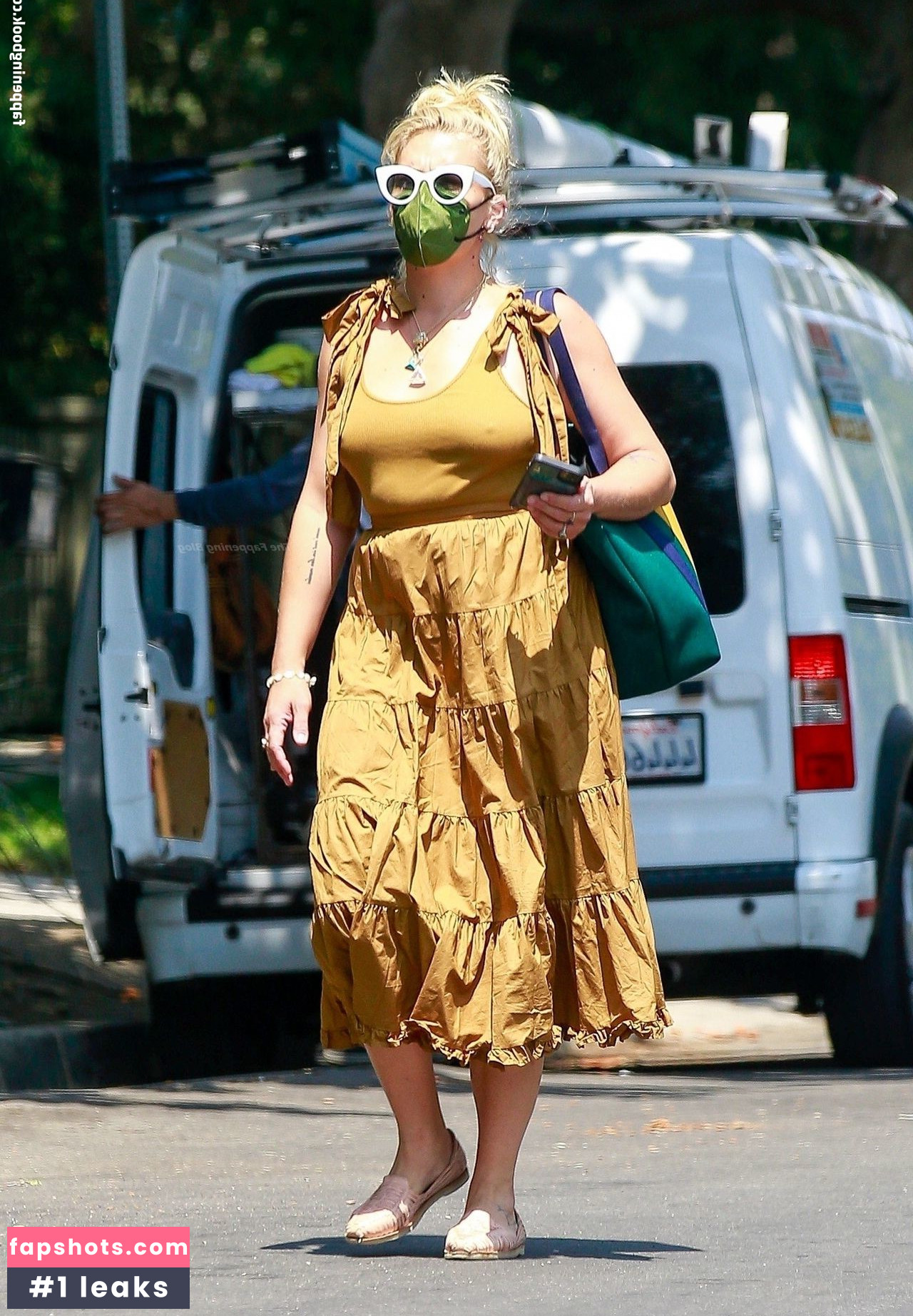 Busy Philipps gallery photo #30