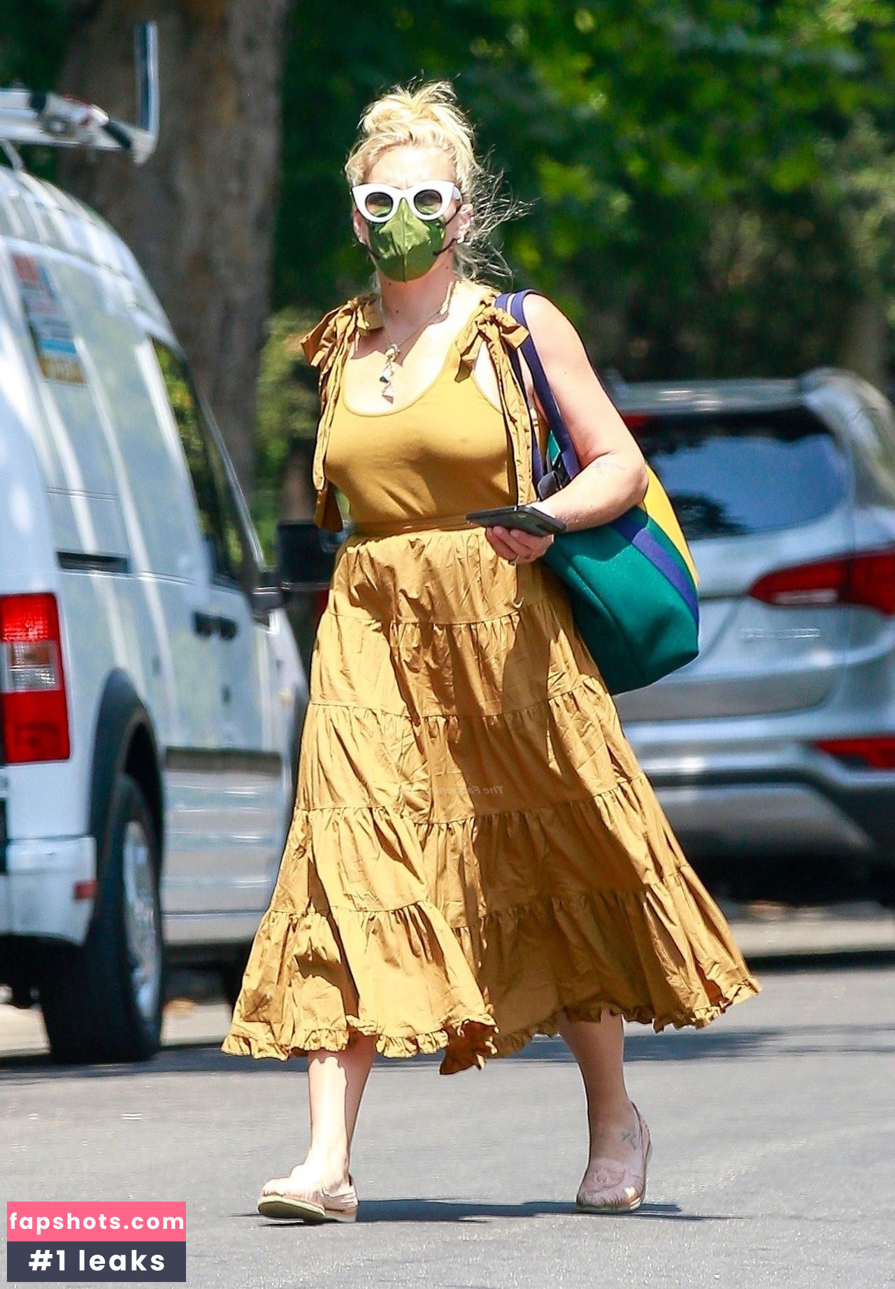 Busy Philipps gallery photo #31
