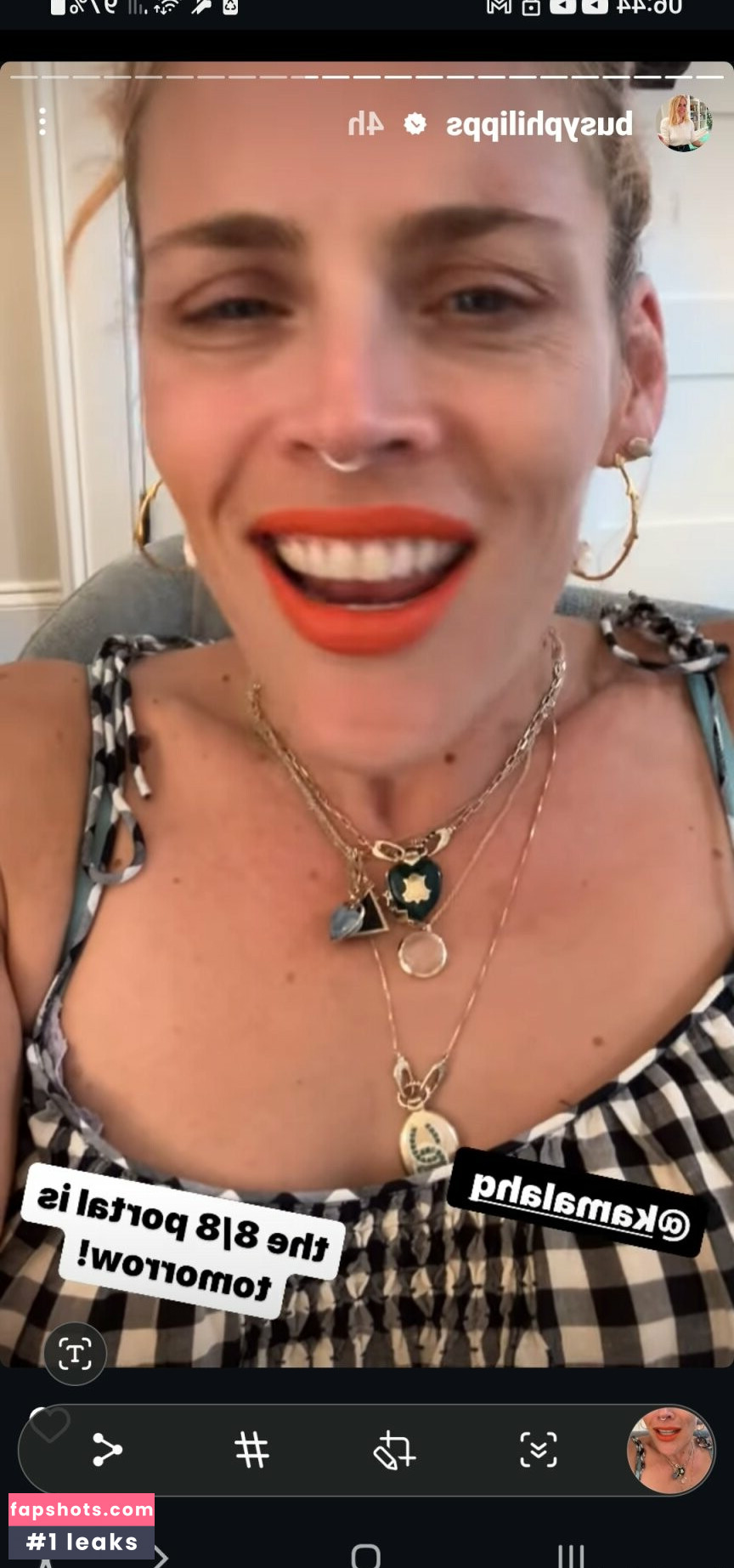 Busy Philipps gallery photo #9