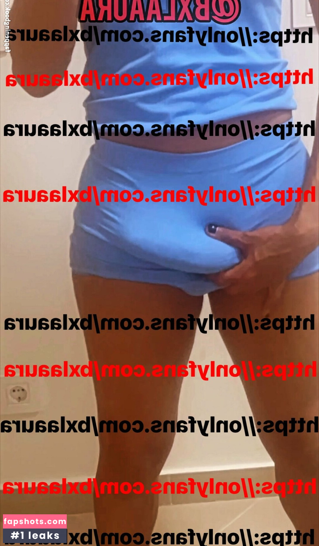 BxLaaura gallery photo #4