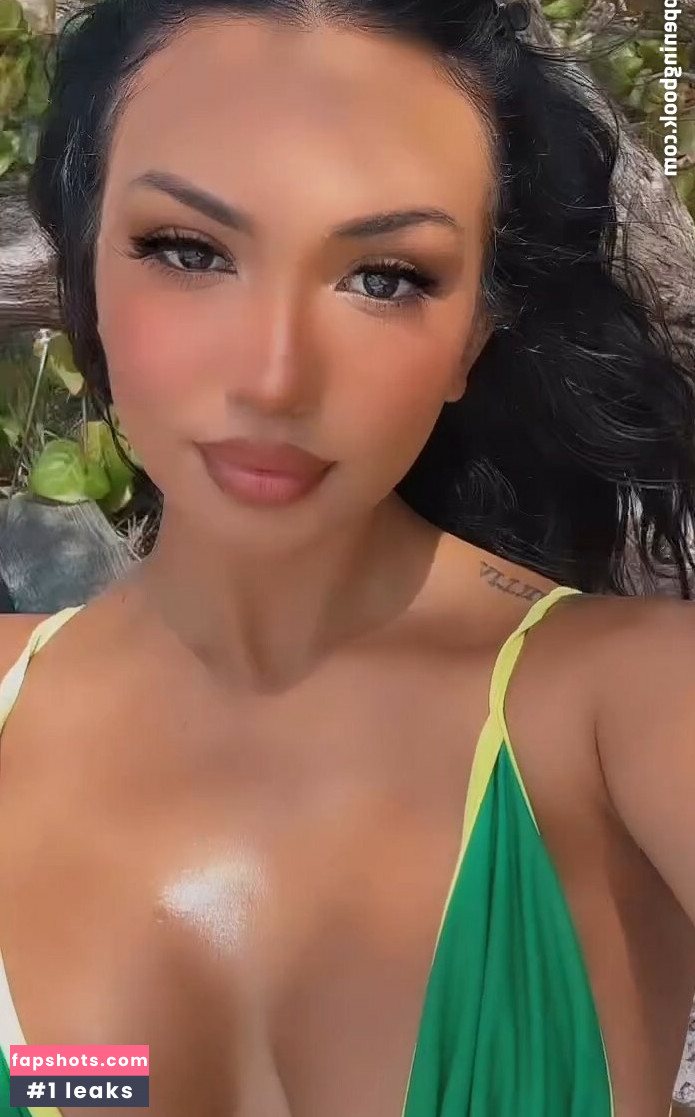 Caami Bernaal nude babe gallery