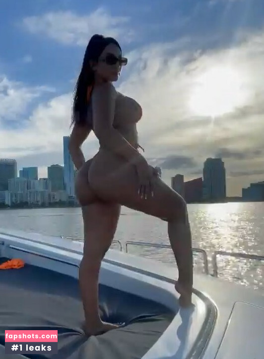 Caami Bernaal gallery photo #8