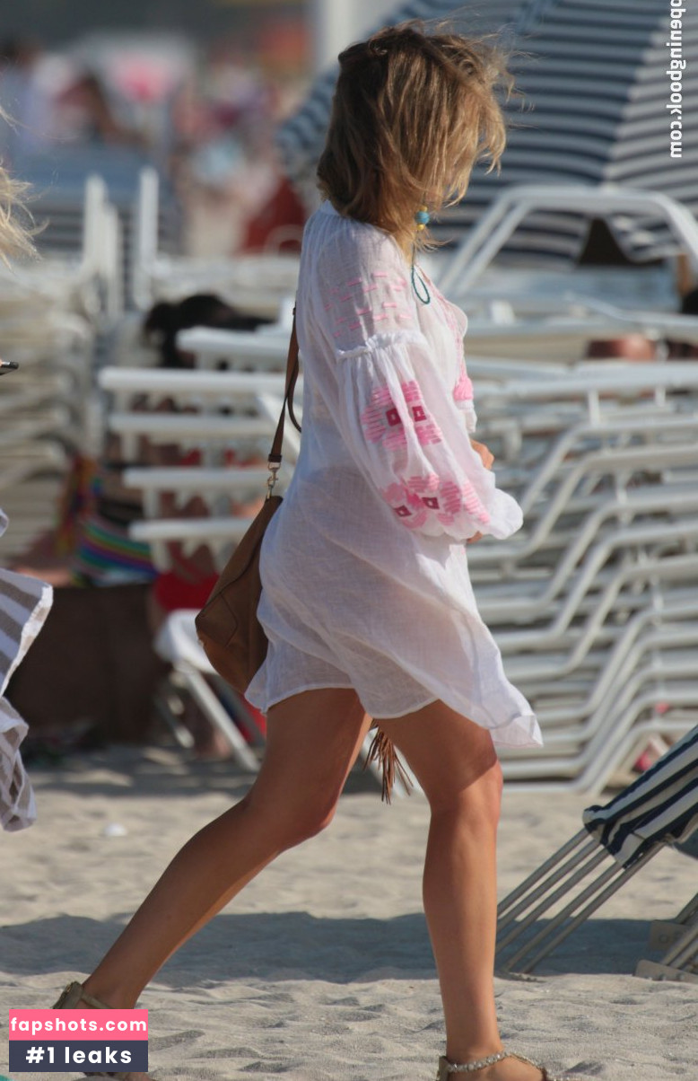 Caggie Dunlop Nude Leaks OnlyFans Photos #6 - LeakJerk