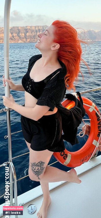 Cahlaflour nude babe gallery