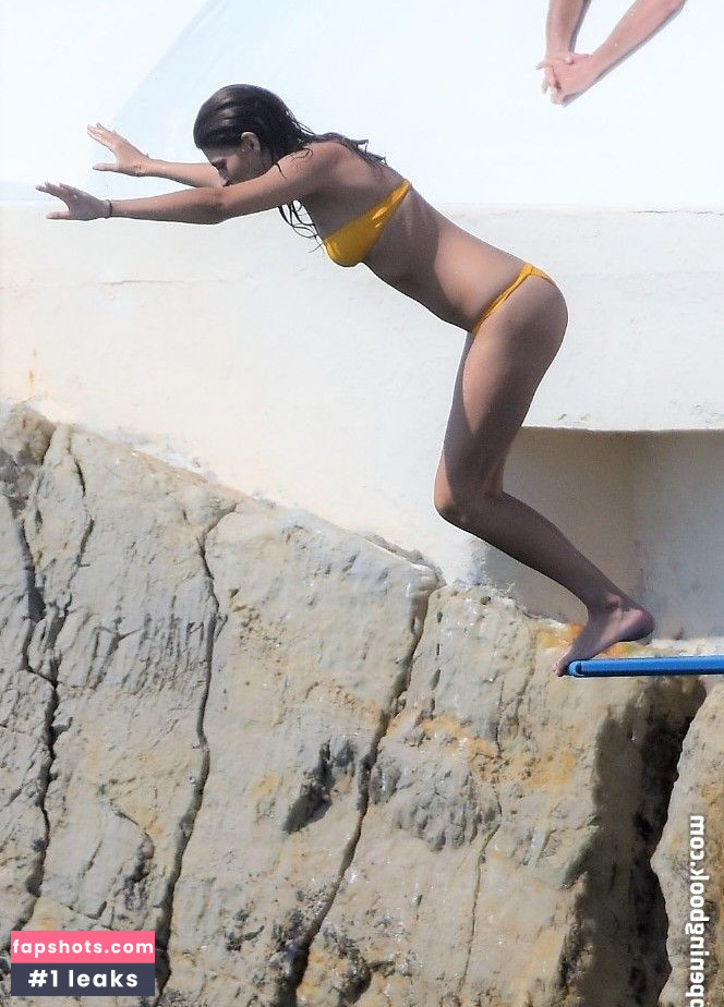 Cairo Dwek gallery photo #20