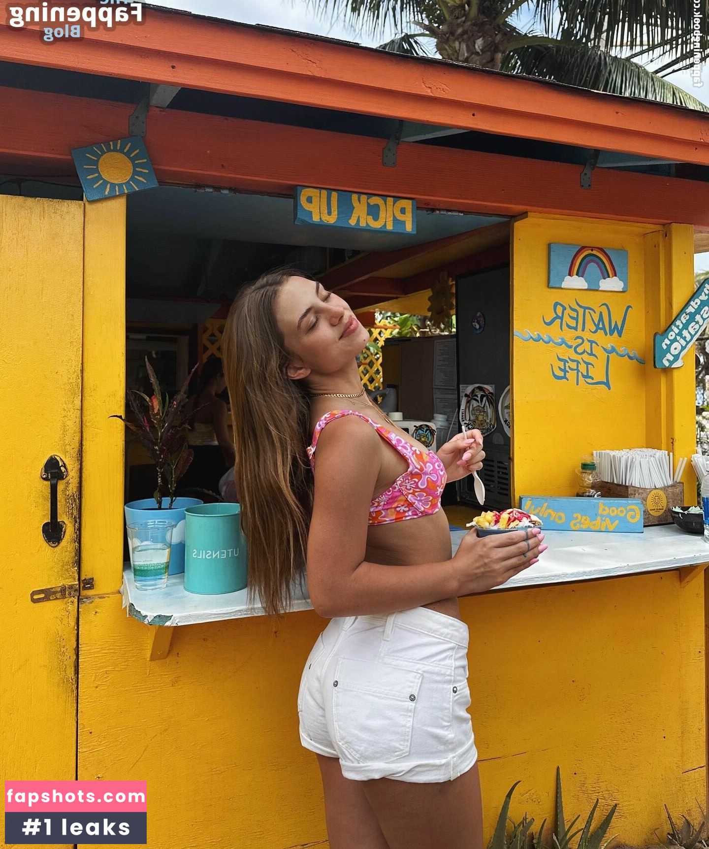 Caitlin Carmichael gallery photo #22