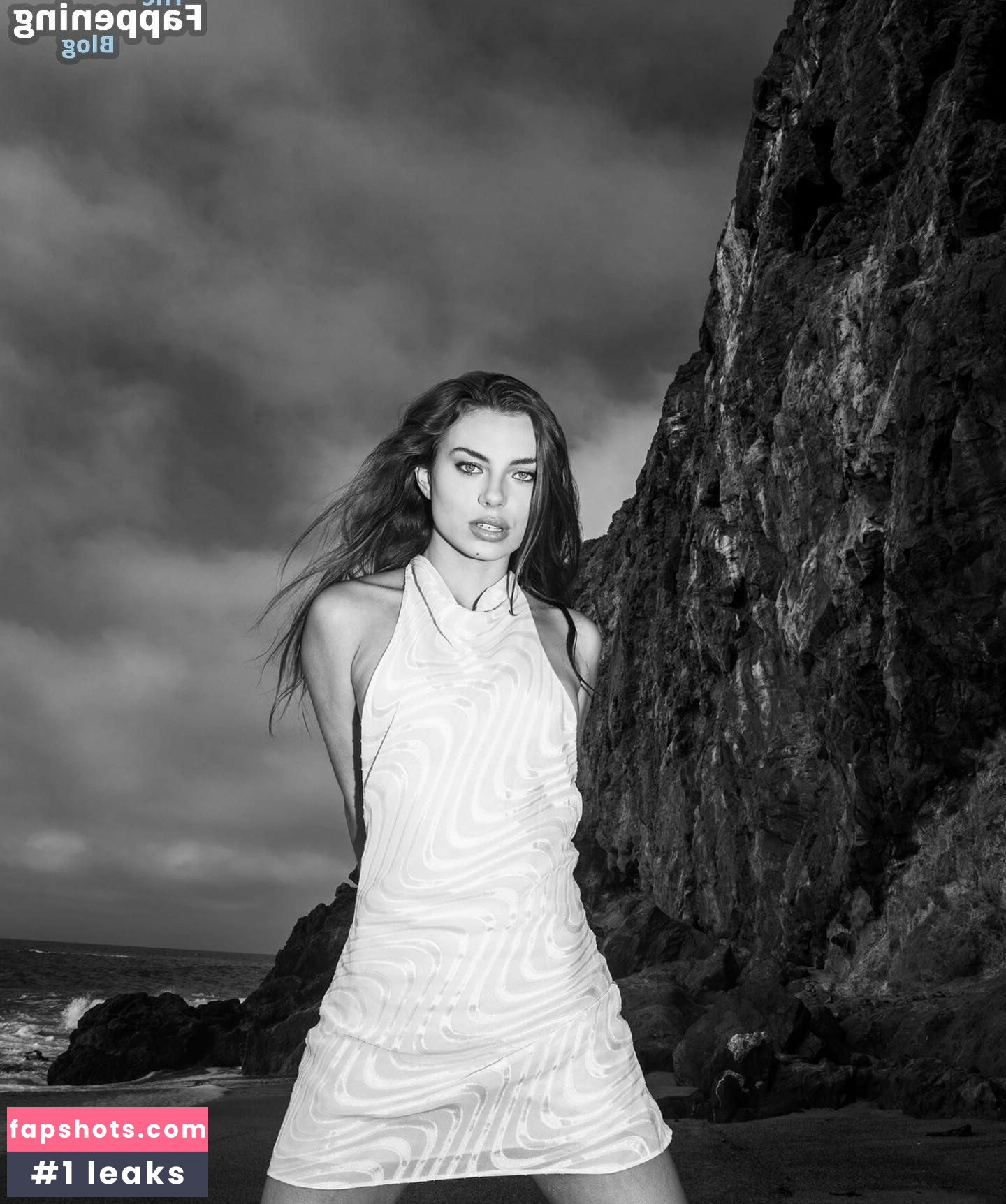 Caitlin Carmichael gallery photo #25