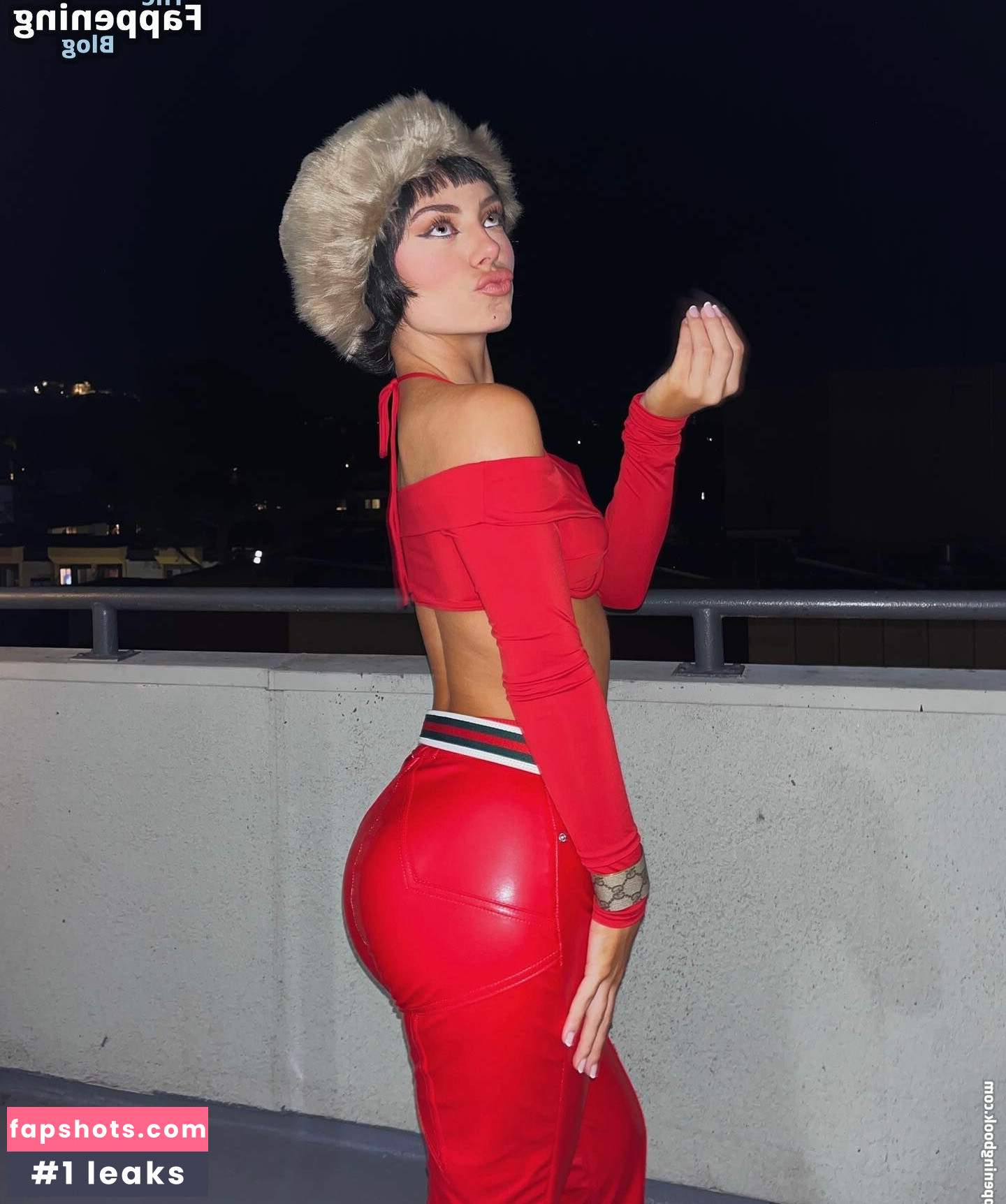 Caitlin Carmichael gallery photo #34