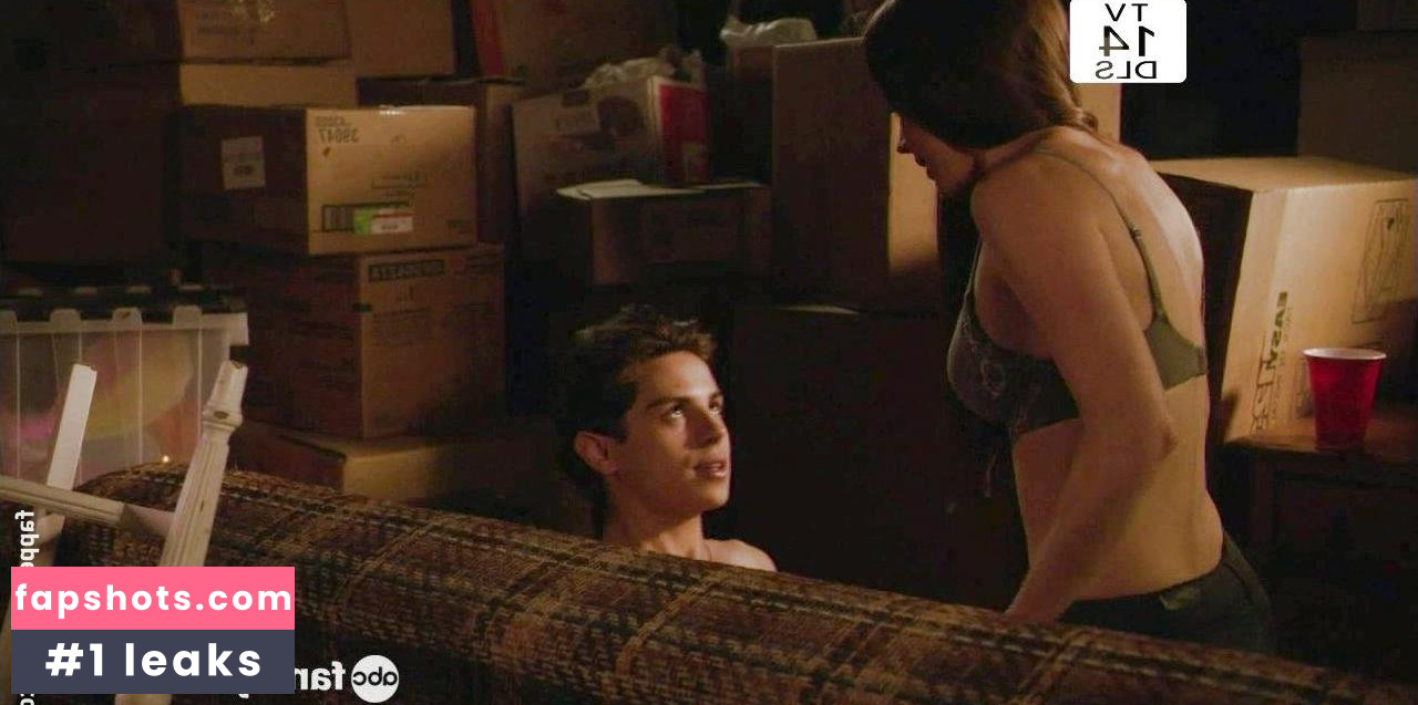 Caitlin Carver gallery photo #4