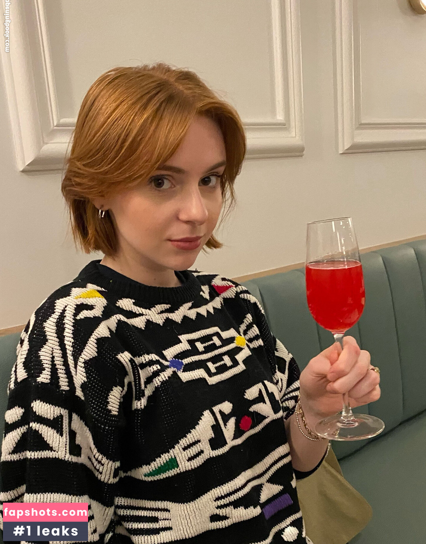 Caitlin gallery photo #18