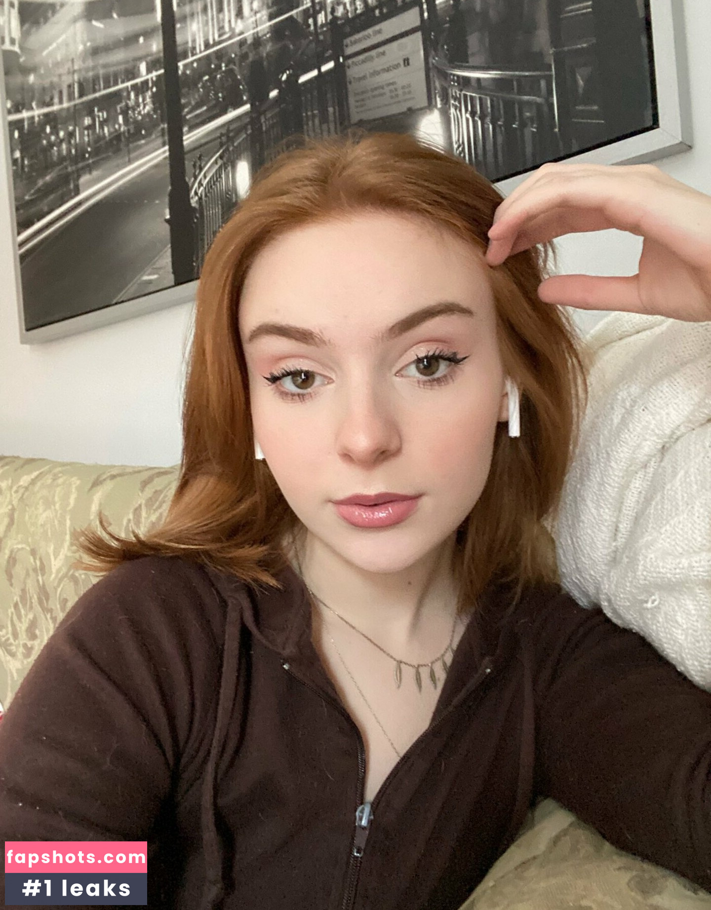 Caitlin gallery photo #29