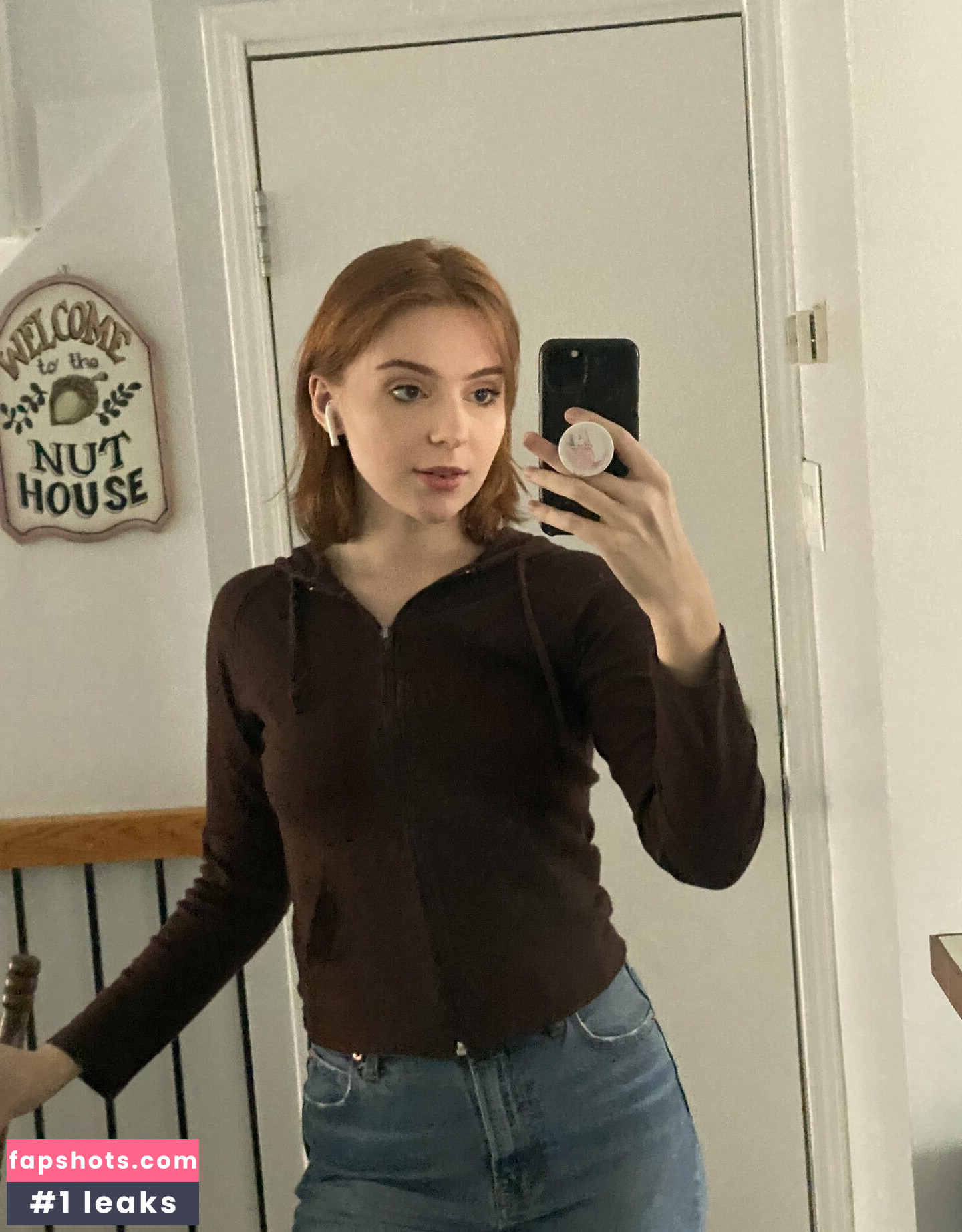 Caitlin gallery photo #35