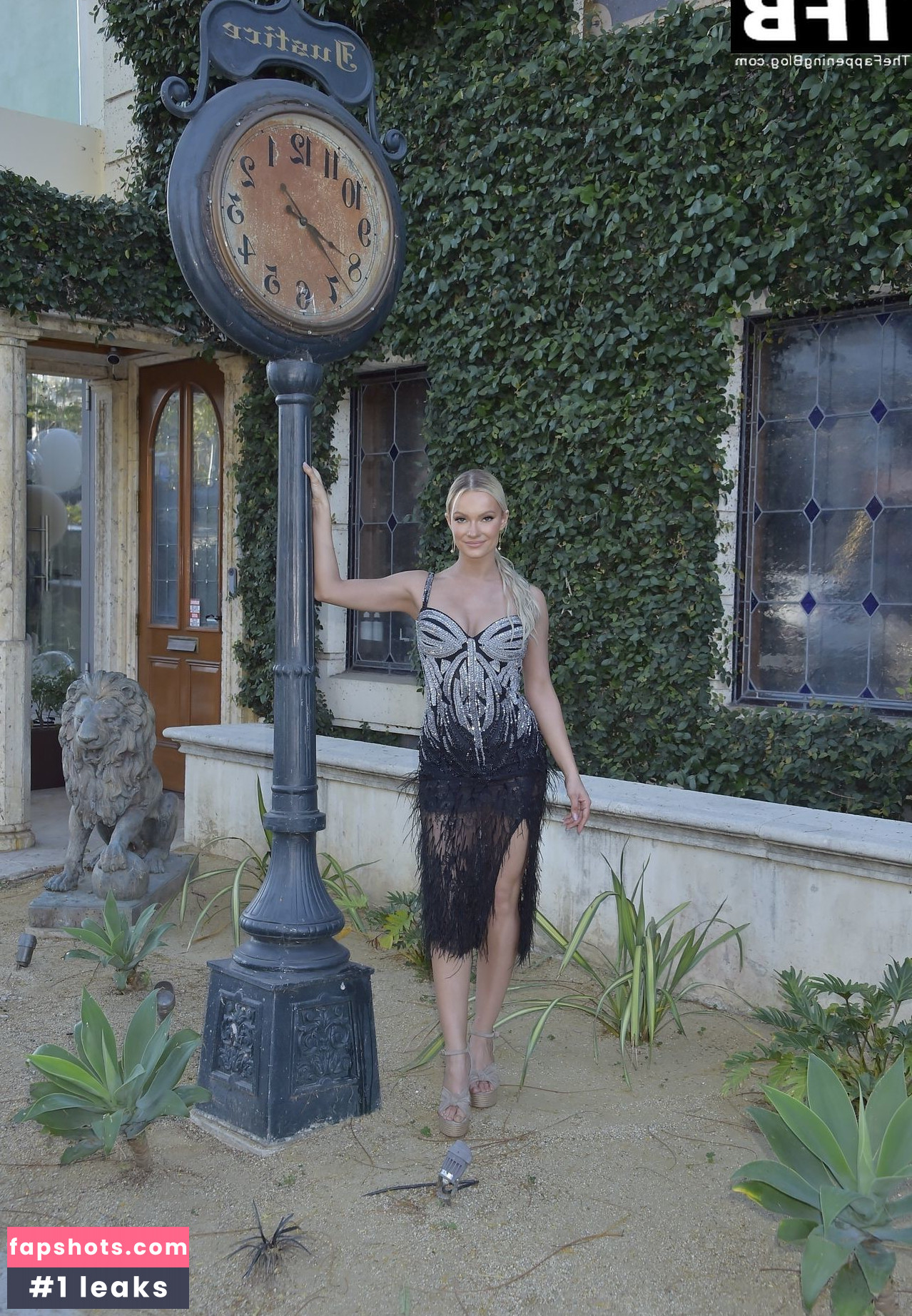 Caitlin O'Connor gallery photo #21