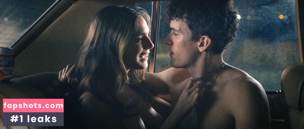 Caitlin Stasey gallery photo #106