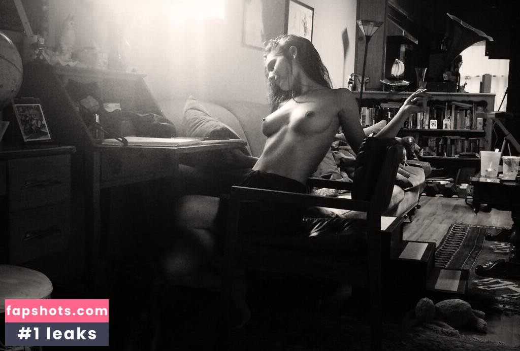 Caitlin Stasey gallery photo #127