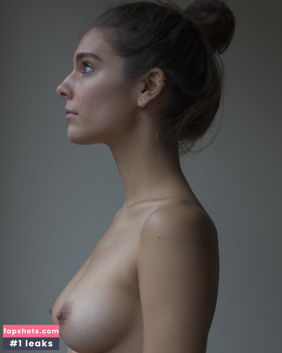 Caitlin Stasey gallery photo #140