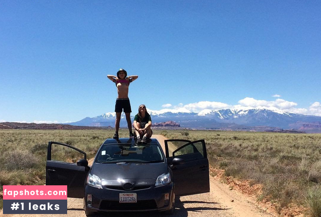 Caitlin Stasey gallery photo #144