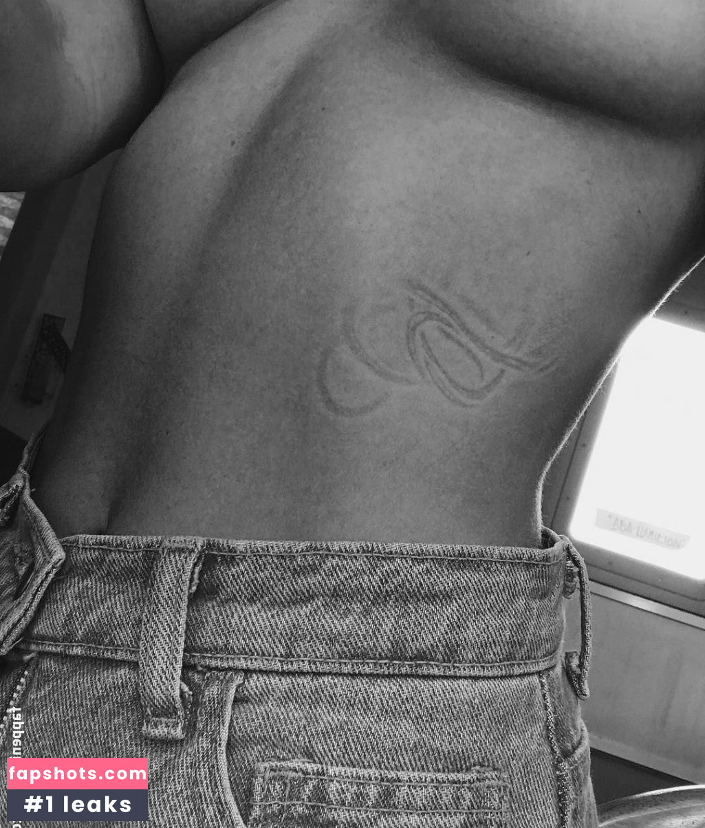 Caitlin Stasey gallery photo #155