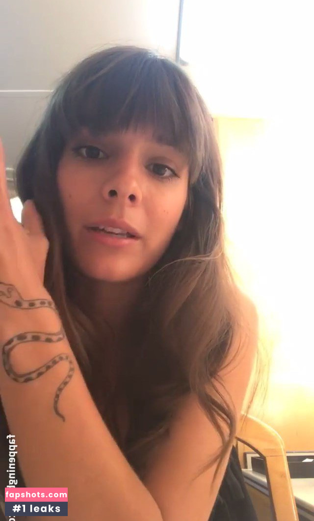 Caitlin Stasey gallery photo #157