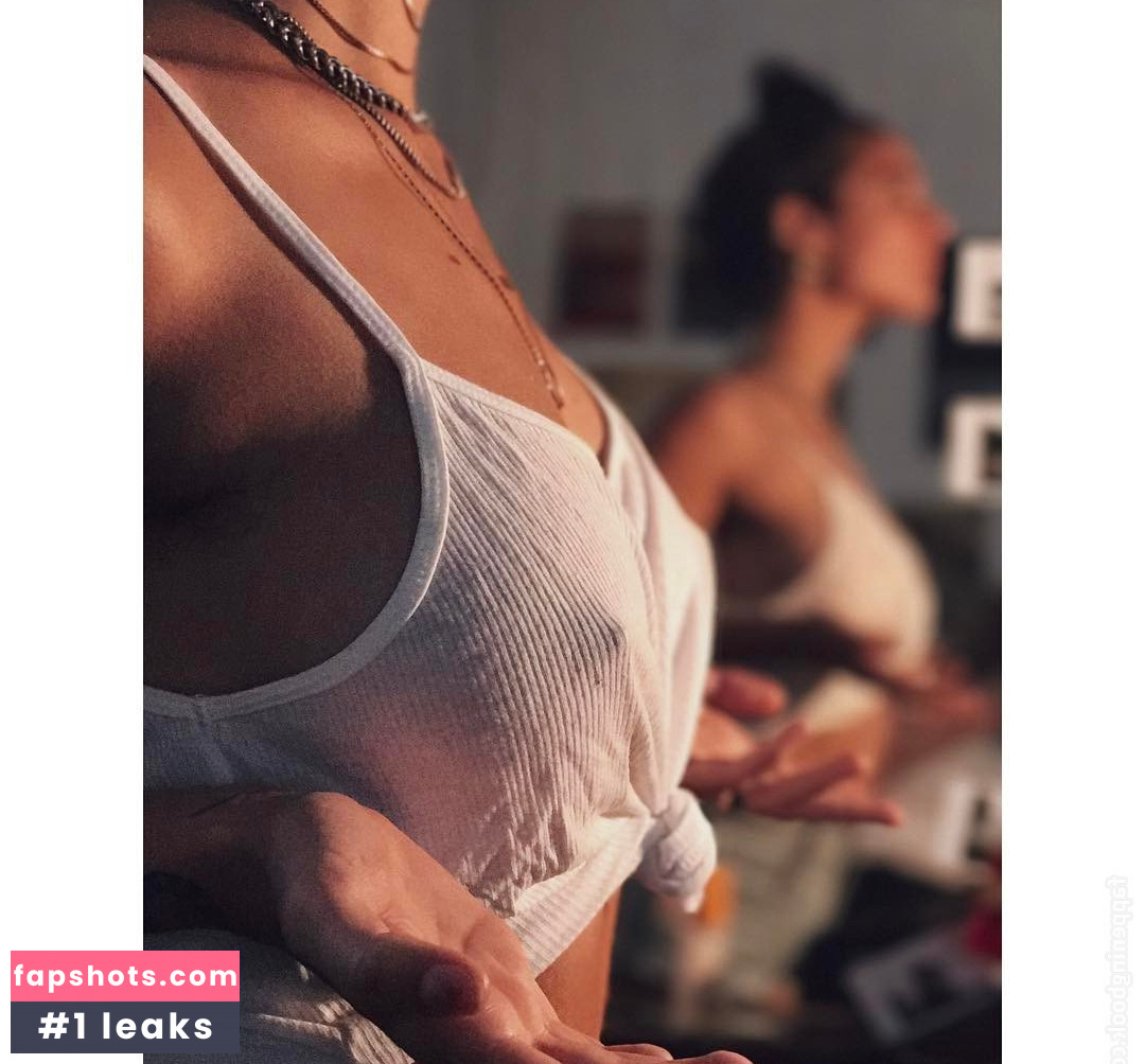 Caitlin Stasey gallery photo #177