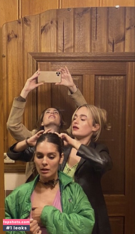 Caitlin Stasey gallery photo #19