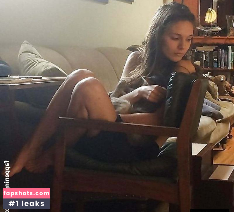 Caitlin Stasey gallery photo #79