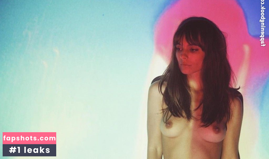 Caitlin Stasey gallery photo #83