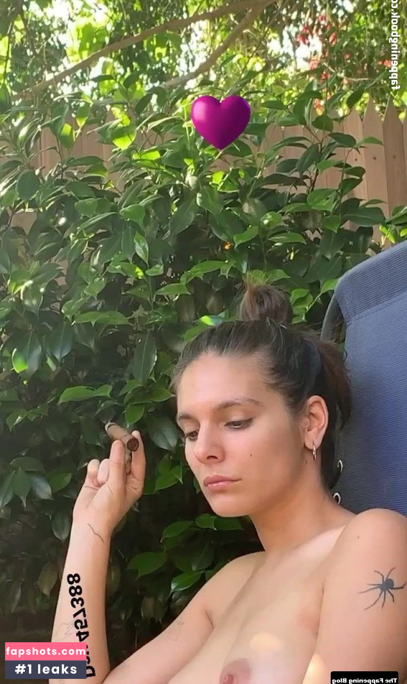 Caitlin Stasey gallery photo #84