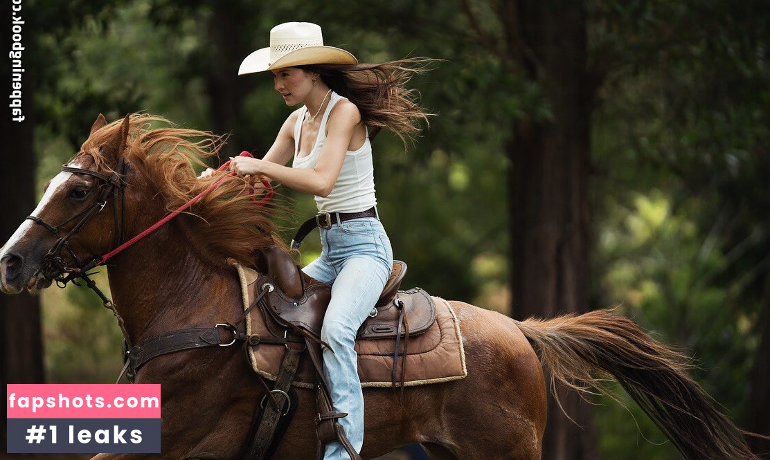 Caitlyn Stave gallery photo #3