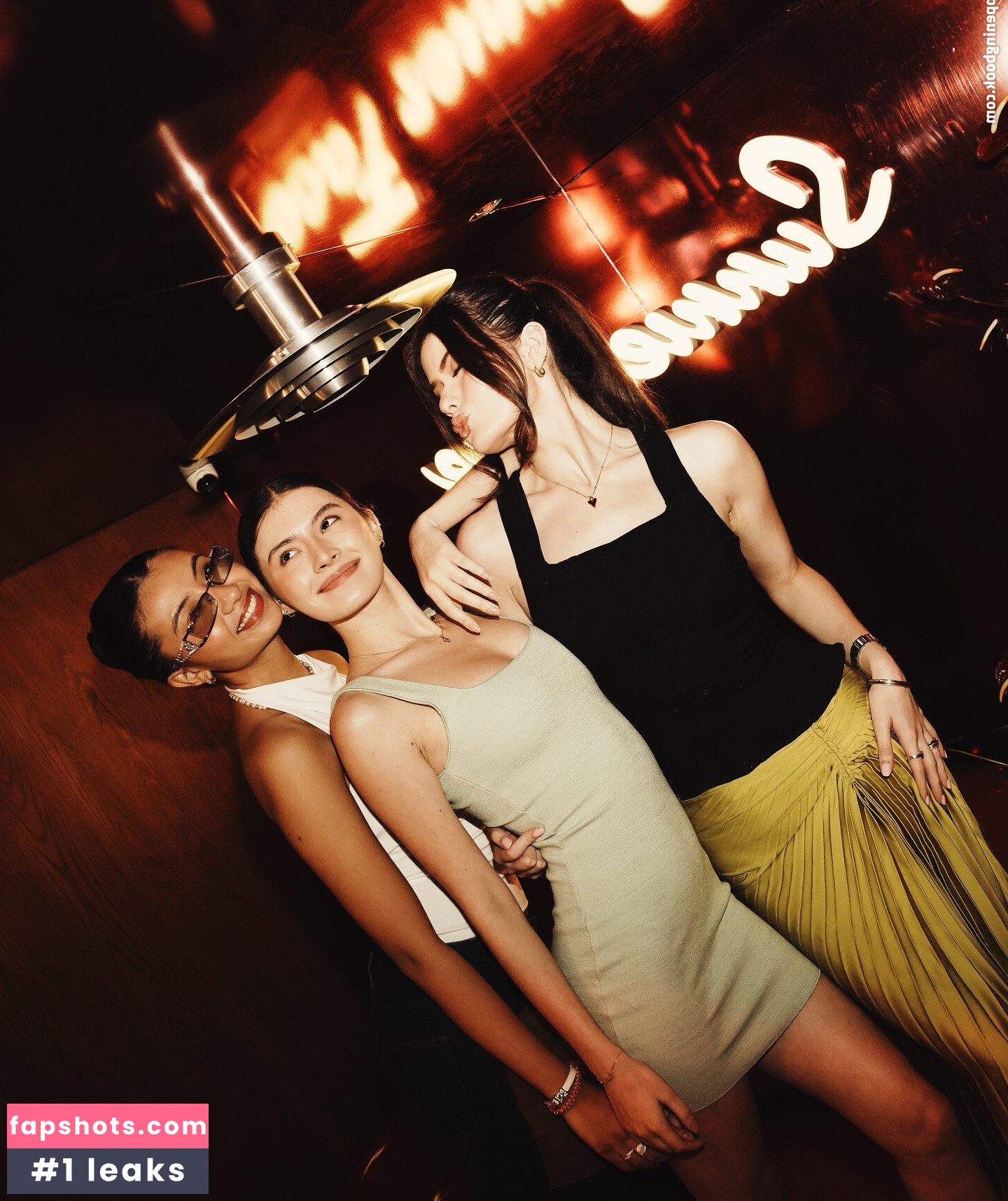 Caitlyn Stave nude babe gallery