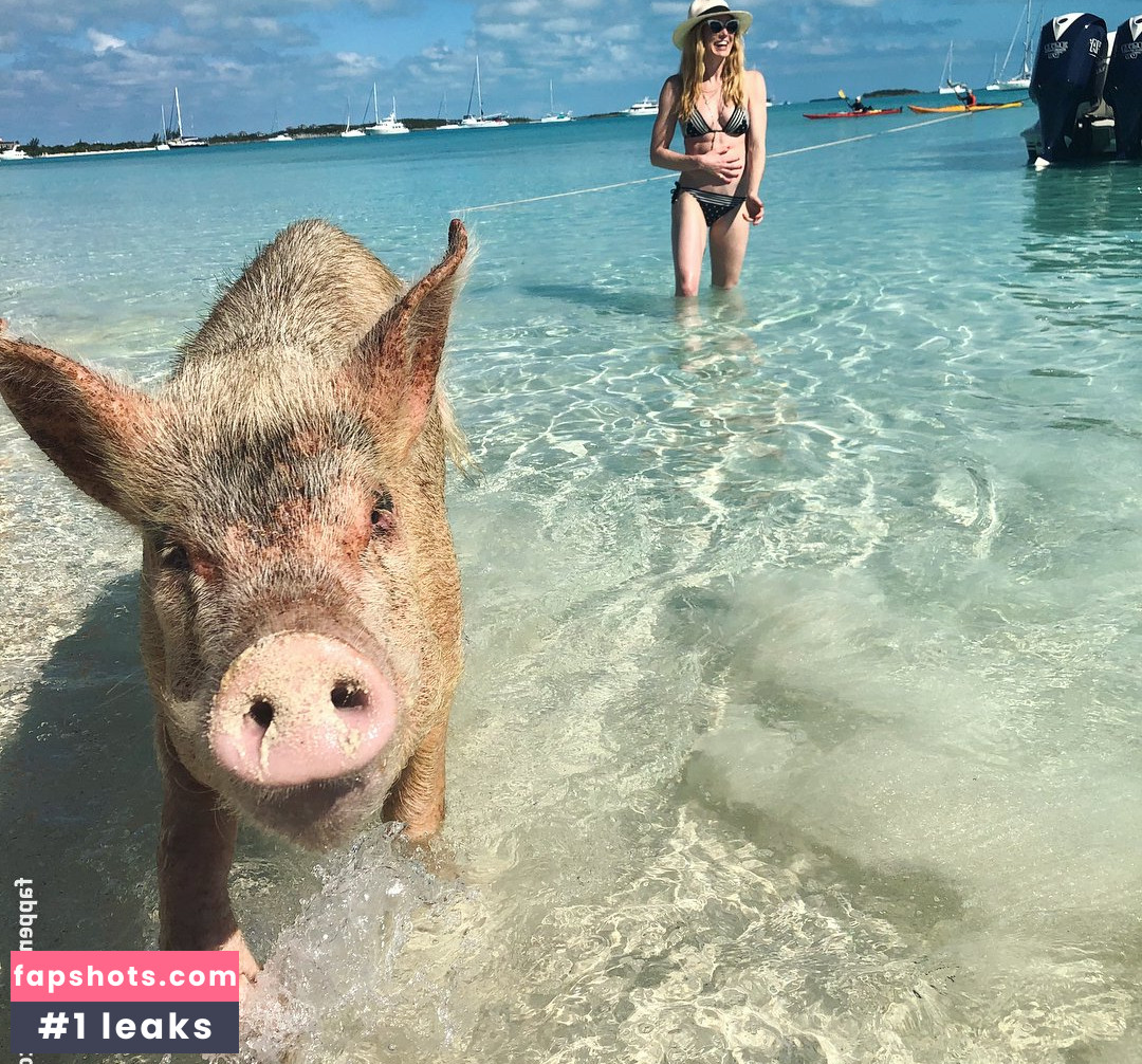 Caity Lotz gallery photo #102