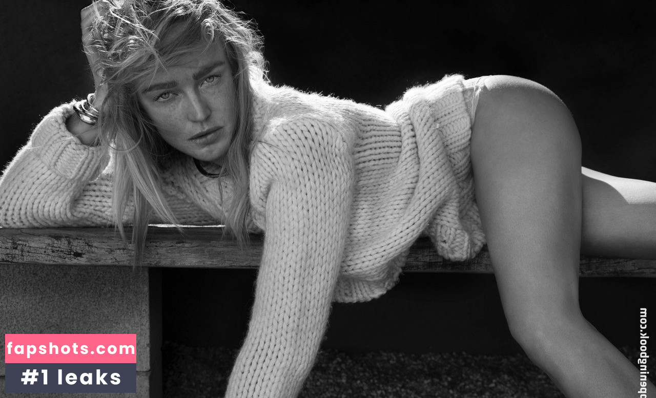 Caity Lotz gallery photo #105