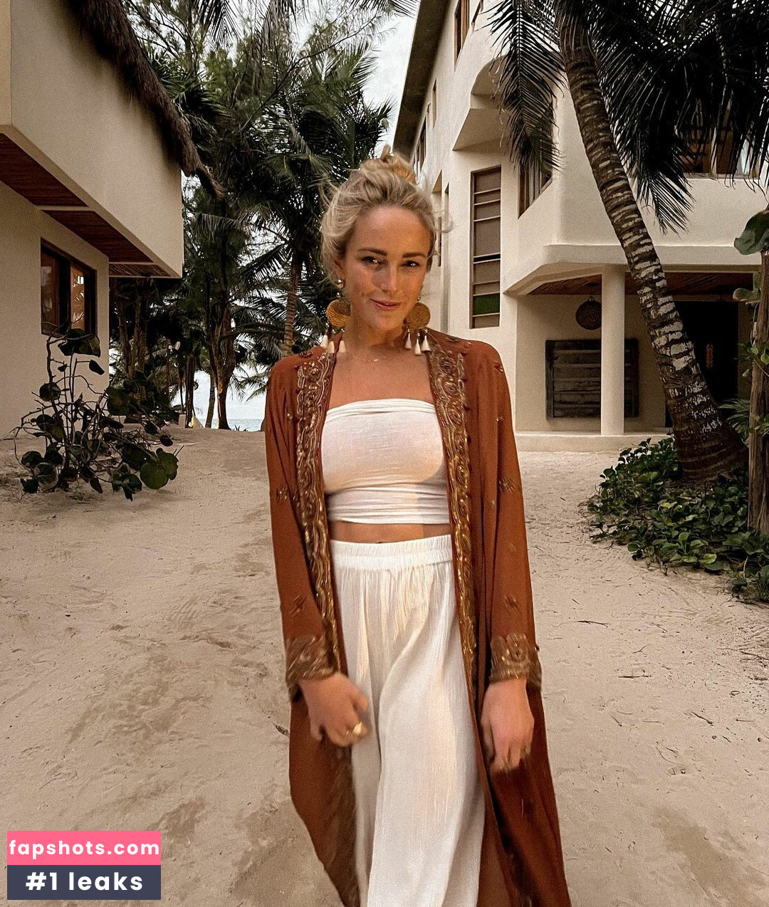 Caity Lotz gallery photo #29