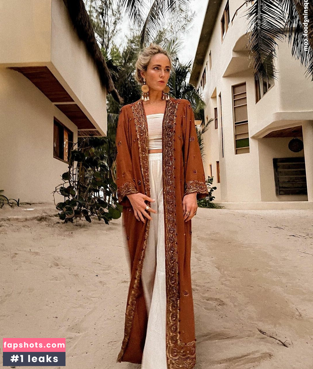 Caity Lotz gallery photo #34