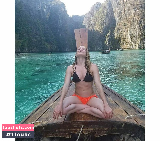 Caity Lotz gallery photo #61