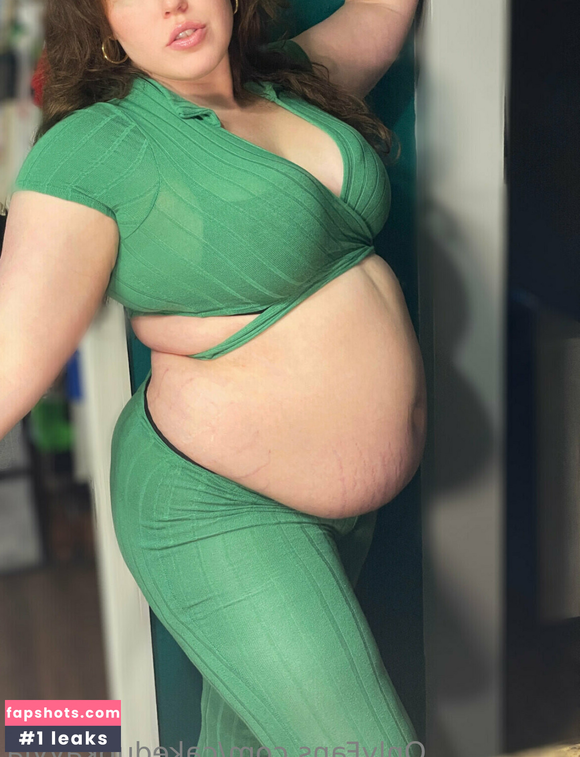 cakedupkayyla nude babe gallery